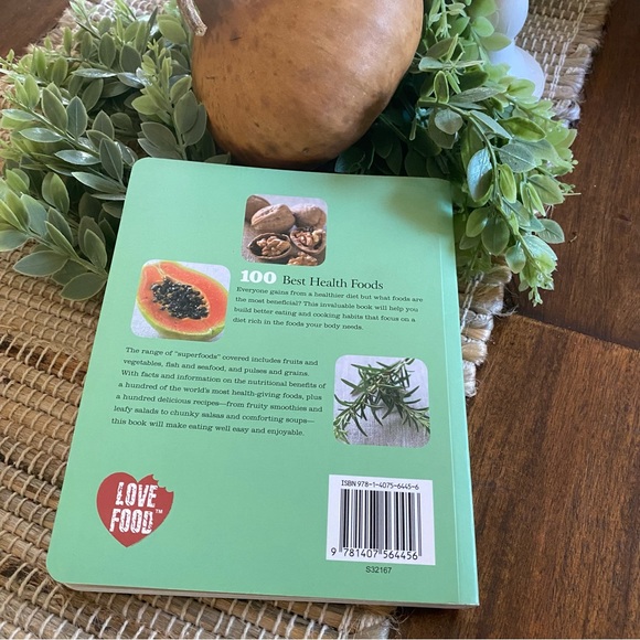 100 BEST HEALTH FOODS  - Ultimate Superfoods with 100 Nutritious Recipes - Picture 2 of 4